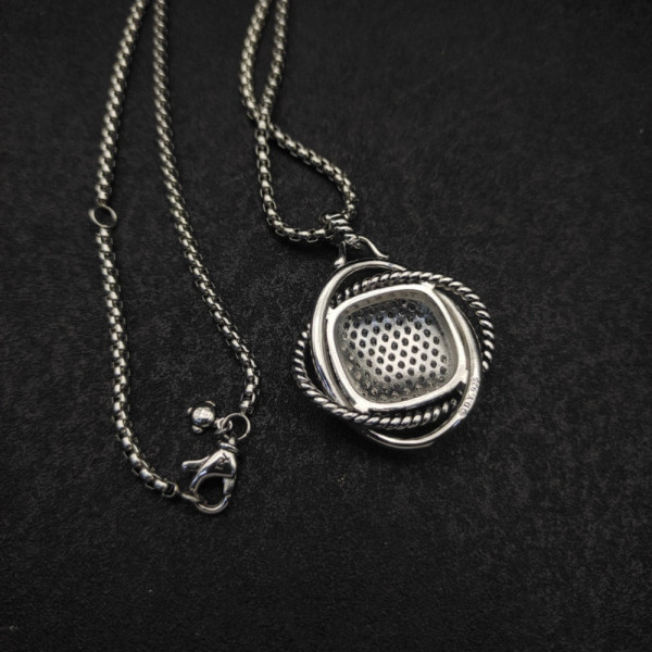 David Yurman 32mm Silver Pav&Atilde;&copy; Diamond Square Cable Necklace