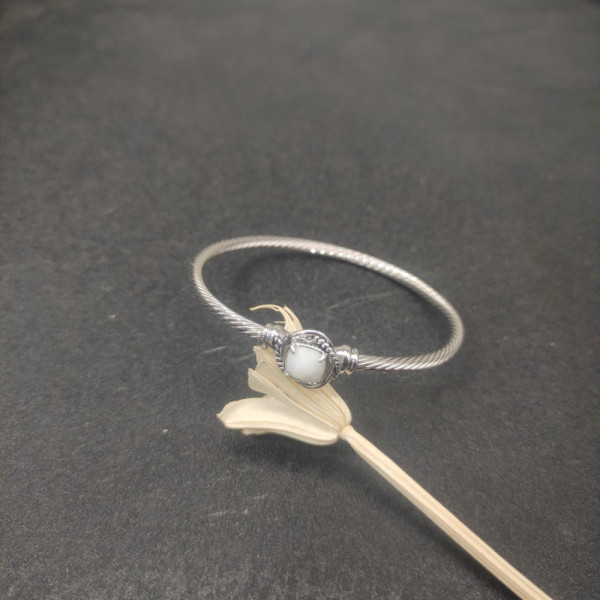 David Yurman 3mm Cable Classic Four-Point White Agate Diamond Cuff Bracele