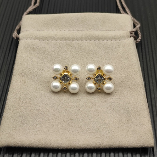 David Yurman 16.5mm Gold Pyramid Pearl Stud Earrings