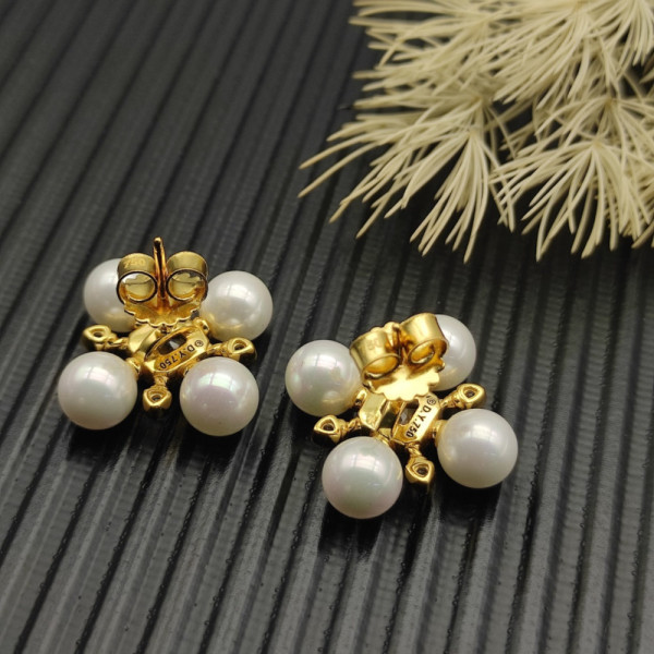 David Yurman 16.5mm Gold Pyramid Pearl Stud Earrings
