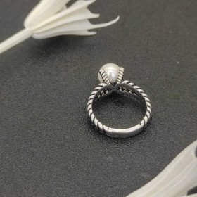 David Yurman Four-Prong Pearl Ring
